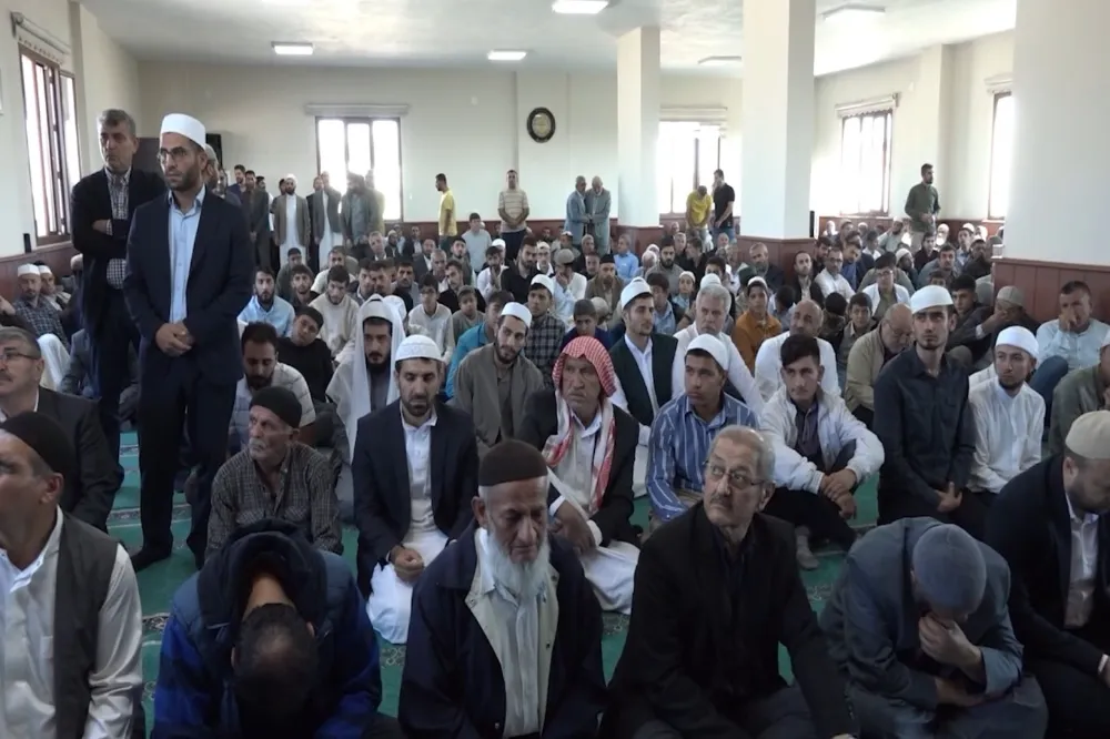 İslami ilimlerde eğitimlerini tamamlayan 17 öğrenci icazetini aldı