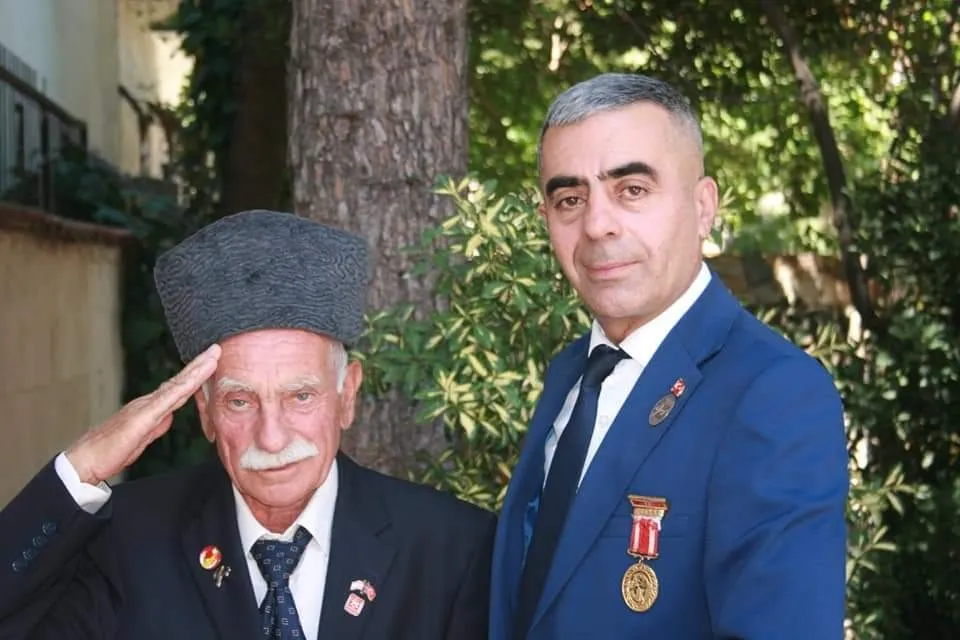  NE MUTLU TÜRKÜM DİYENE.