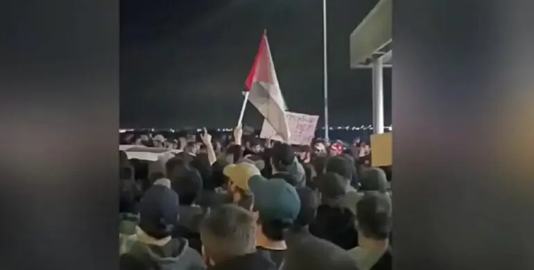 Rusya havaalanında gerginlik