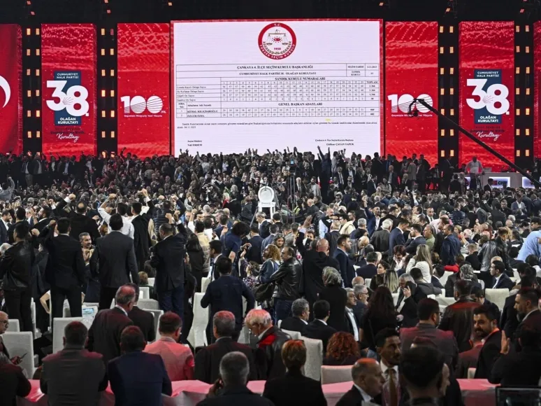 CHP kurultayında VİP odada neler yaşandı? İmamoğlu ne dedi, neden kovuldu?