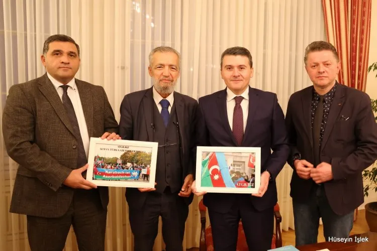  Büyükelçi Nasimi Aghayev, Gazetecileri Elçilikte Kabul Etti.