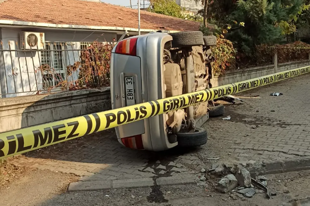 Polisin kovaladığı otomobil takla attı: 2 yaralı