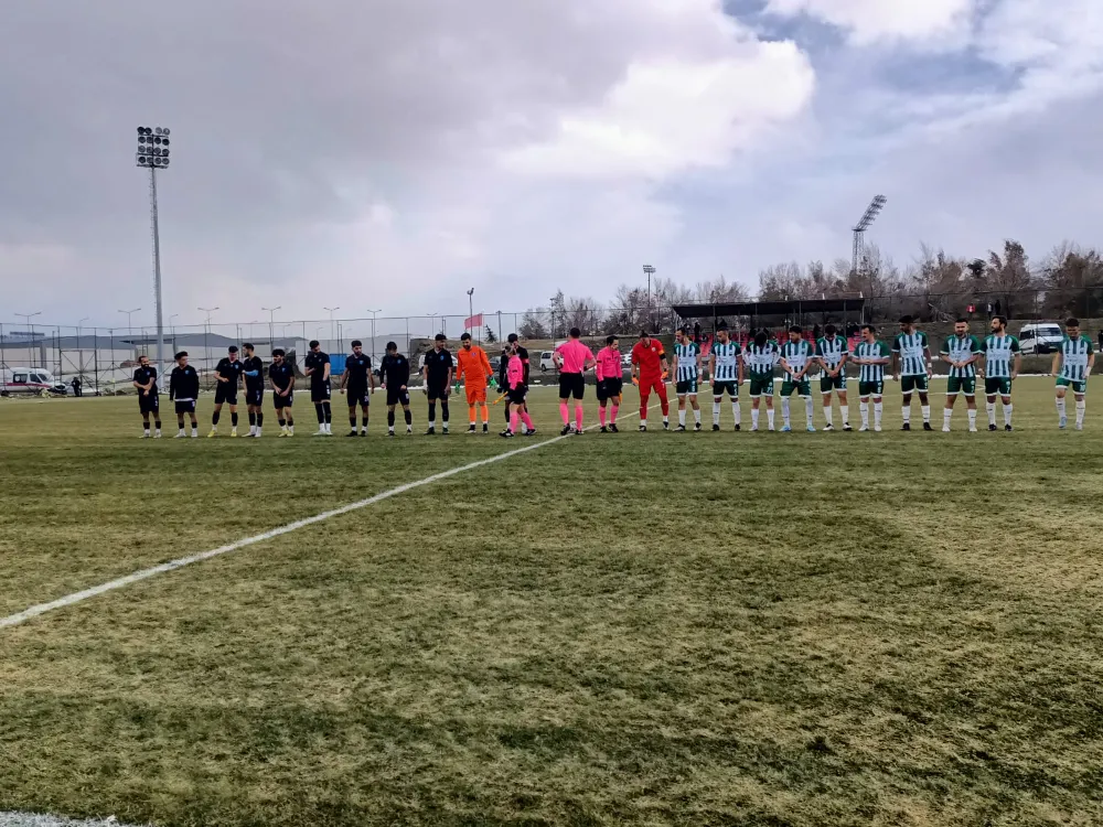 PALANDÖKEN BELEDİYE SPOR GALİBİYETİ KORUYAMADI