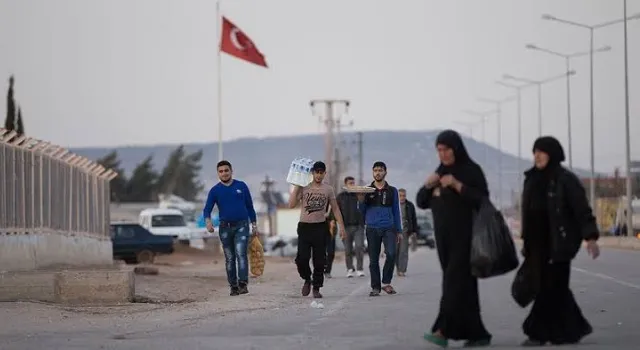 Suriyelilere ülkelerinde bir ay tatil yapma izni verildi!  