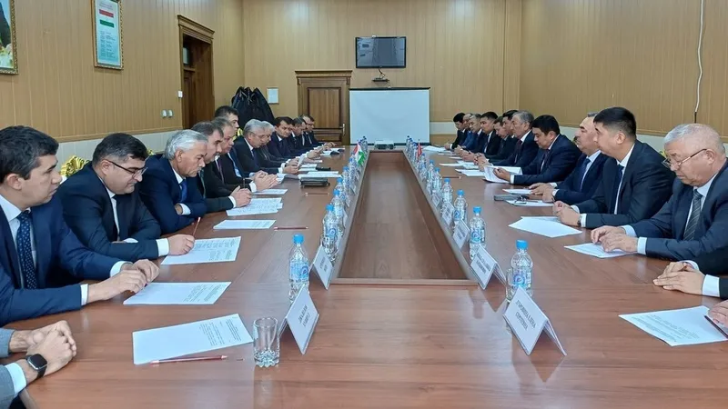 Kırgızistan ve Tacikistan, 17,98 km