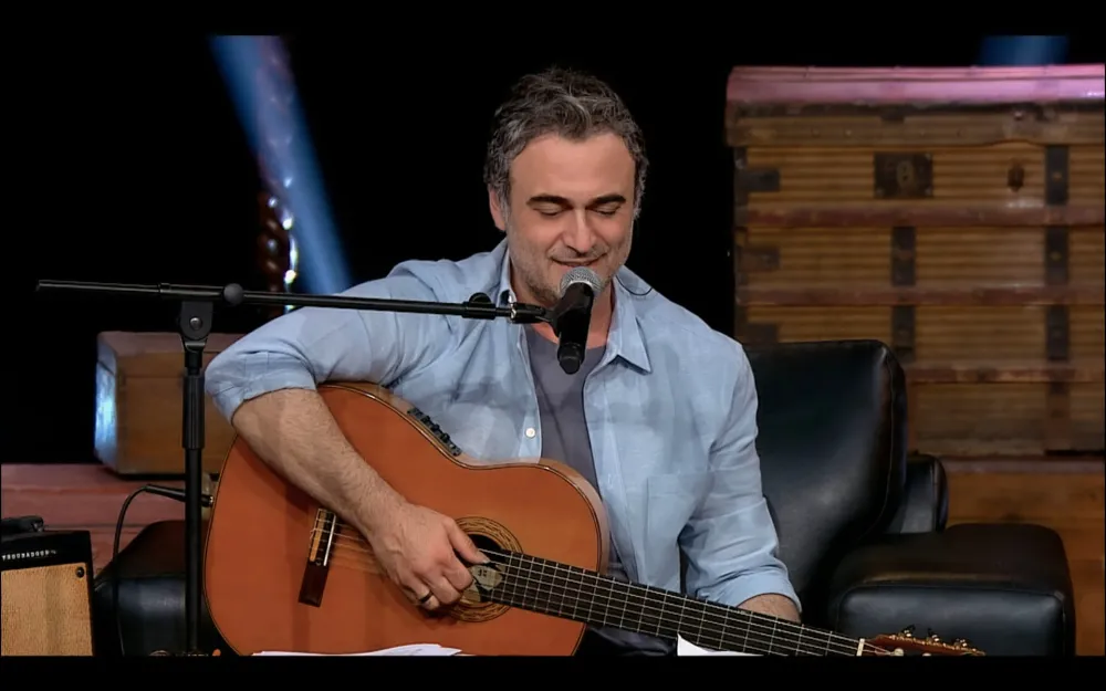 KUTSİ’DEN EN SEVİLEN ŞARKILARINA AKUSTİK VERSİYON!