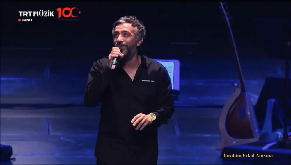 Resul Dindar İbrahim Erkal için Sahnedeydi 