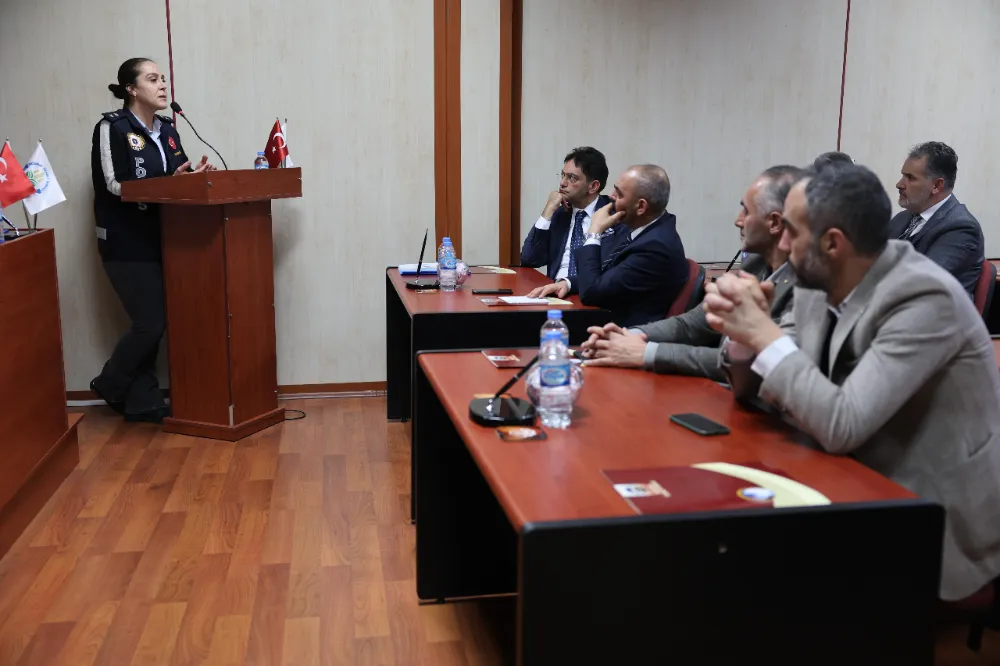 Erzurum Emniyet Uyuşturucu İle Mücadele Seminerlerine Devam Ediyor
