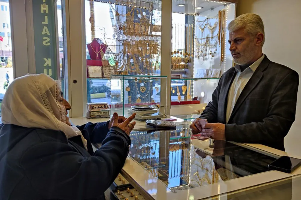 Yüzüğünü Gazze’ye bağışladı…