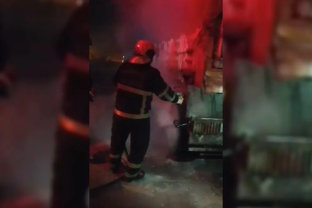 Isınan balatalar kamyonu yaktı