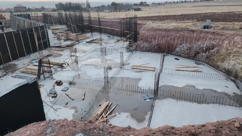 Horasan Erenleri Cemevi inşaatı hızla yükseliyor