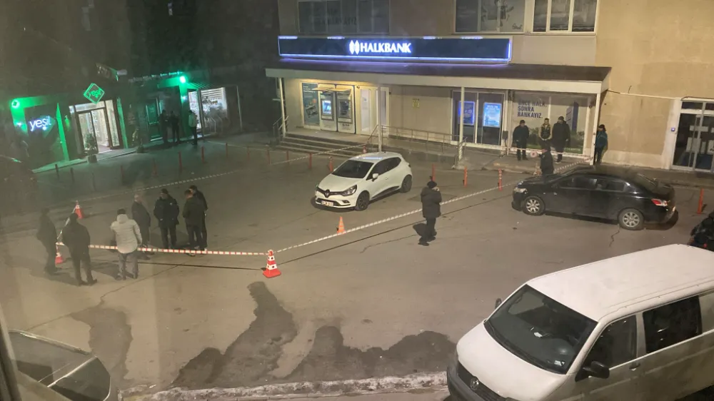 Üniversite kampüste  silahlı kavga