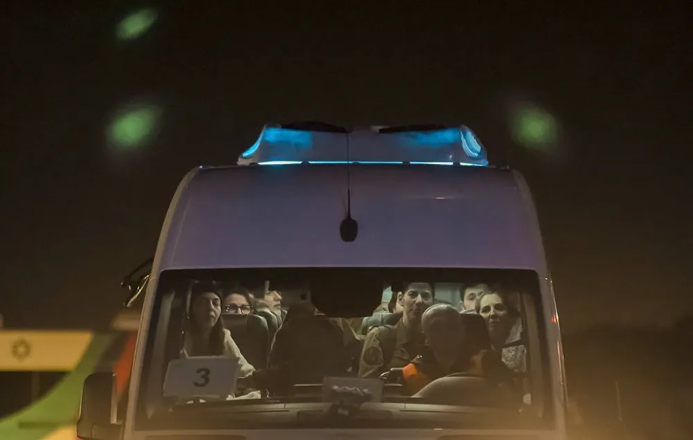 İsrail Sağlık Bakanlığı hastanelere yaralı akınına karşı hazırlıklı olmalarını söyledi