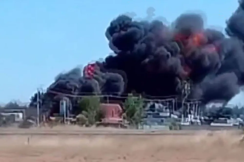 Yangın söndürme uçağı otoyola düştü: 1 ölü, 4 yaralı