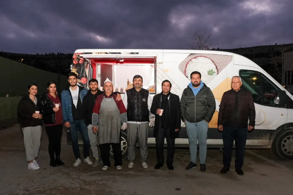 Mardin Büyükşehir Belediyesi üniversite öğrencilerine çorba ikram etti