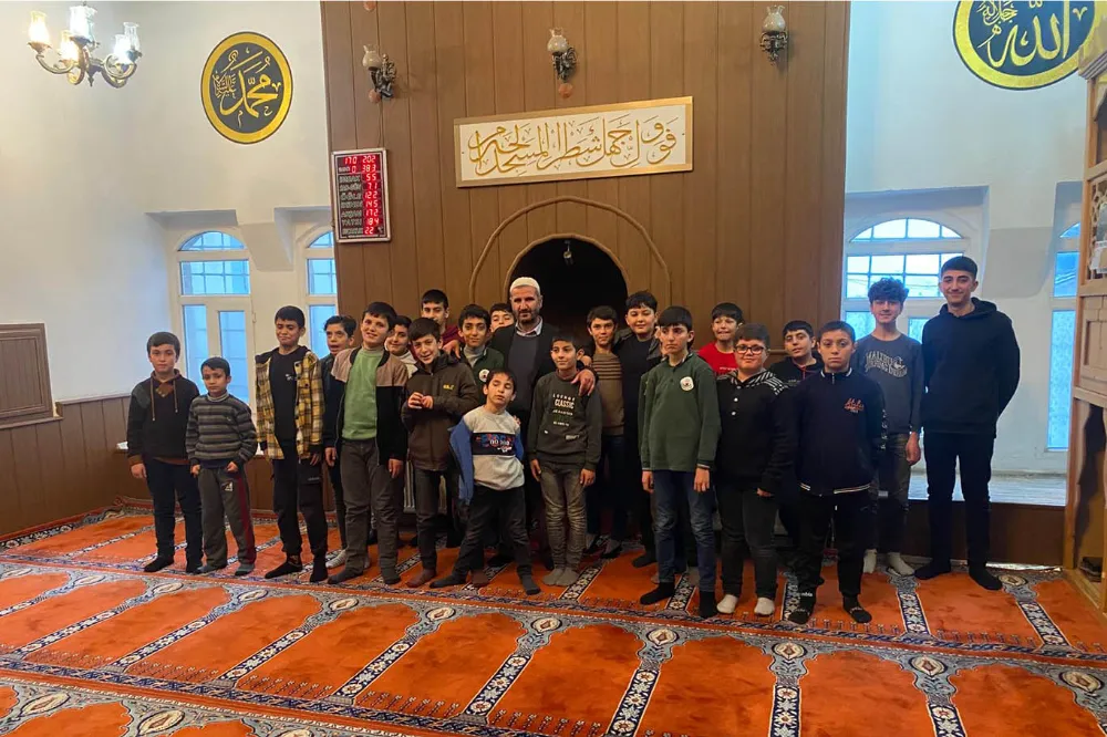 ÇEDES projesi kapsamında çocuklar sabah namazında buluştu