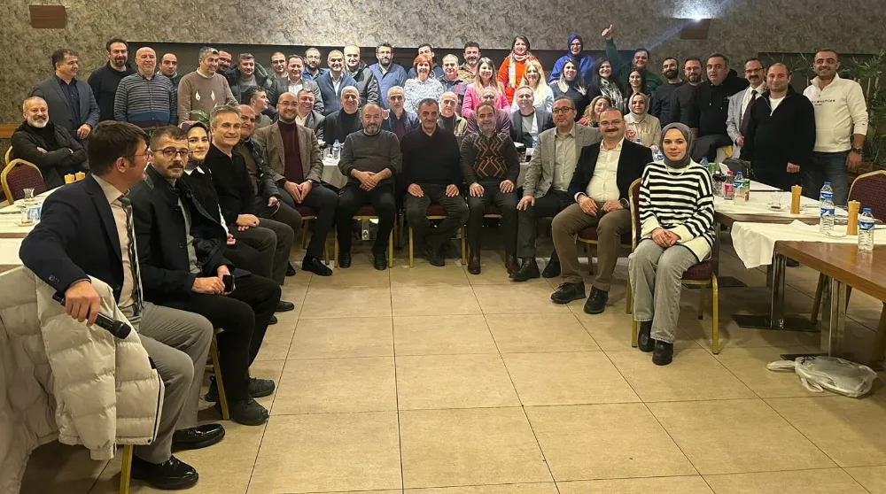 ERZURUM ANADOLU LİSESİ MEZUNLARI YEMEKTE BİR ARAYA GELDİ