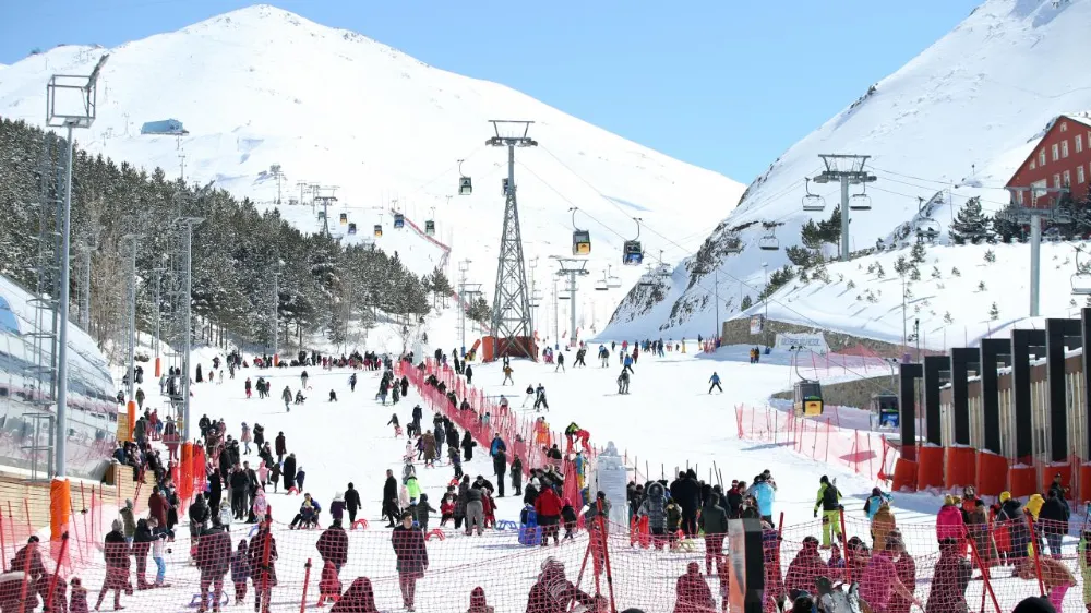 Bu Ne Yaman Çelişki Anne       