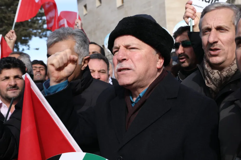 Ve Sekmen’den “hat trick”