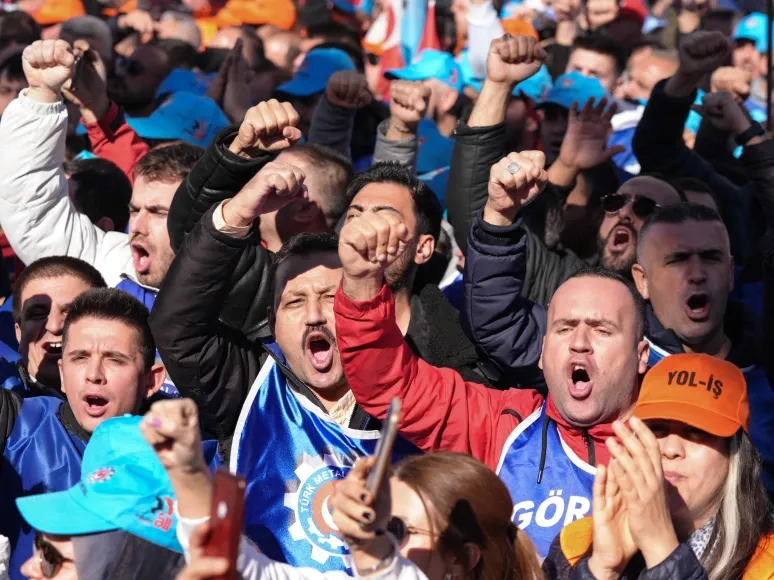 İşçiler tarih sahnesine çıktı