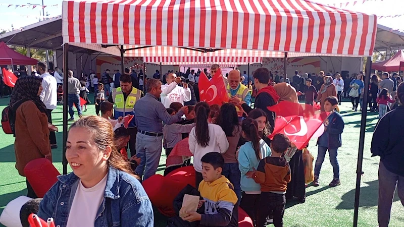 Hedef Kızılelma Derneği Adıyaman’da 29 Ekim Panayırı