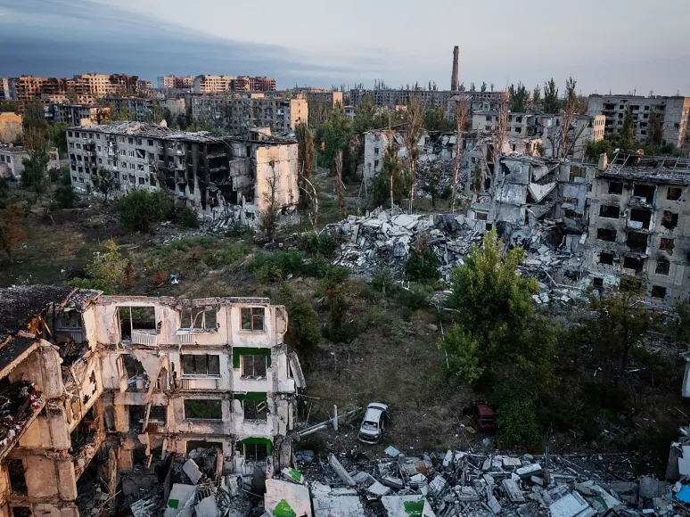 Ruslar ilerliyor: Kritik nokta olan Ugledar düştü