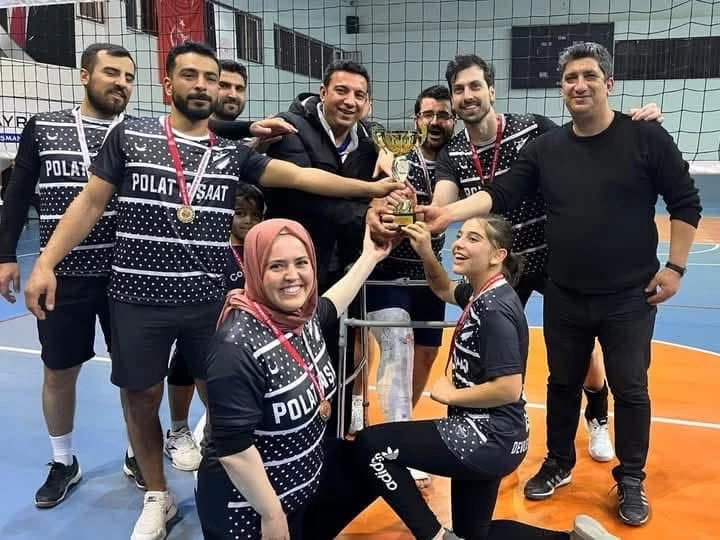 Turnuva maçında Besni Devlet Hastanesi şampiyonluğu elde etti 