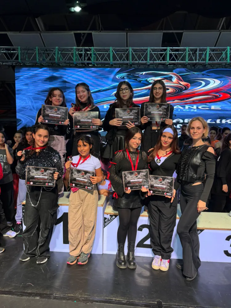 “Dansın Megastarından Mega Yarışma”