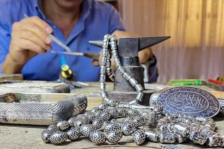 Urartu mirası savat sanatını 42 yıldır atölyesinde yaşatıyor