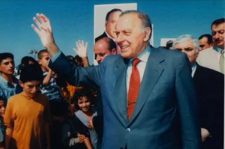Hacı Salayev: Ulu Öndər Heydər Əliyevin gənclər siyasəti