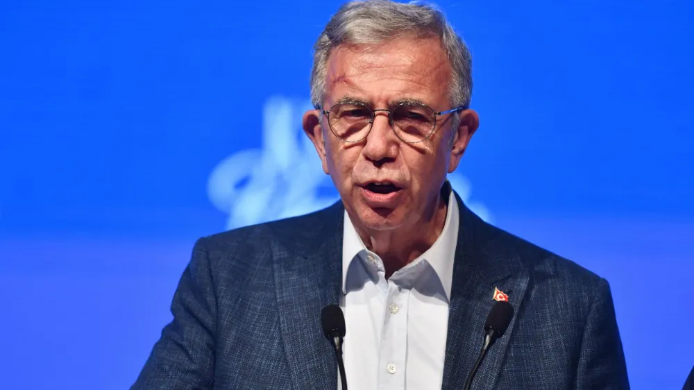 Hangisi CHP? DEM’ciler ve DEM karşıtları! Mansur Yavaş maskeyi attı DEM’e kapıyı açtı