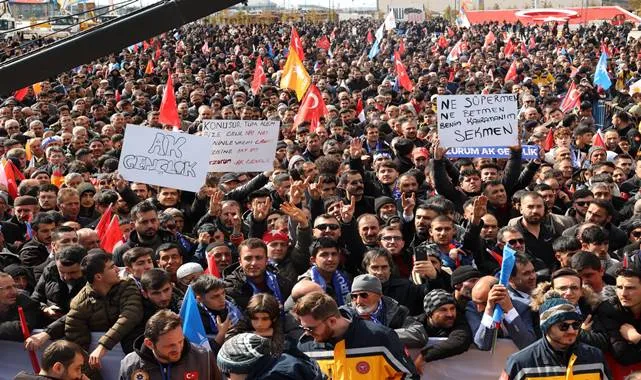 Şehirler içinde ayrı âlemsin