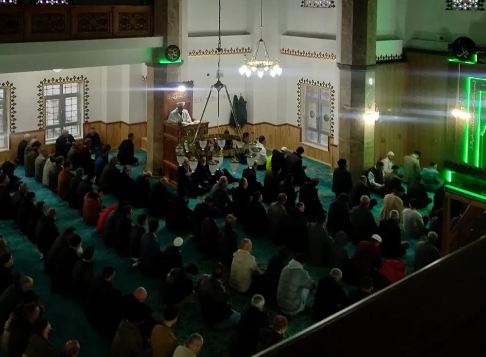 Erzurum’da komşu hakkı vurgulu bayram namazı