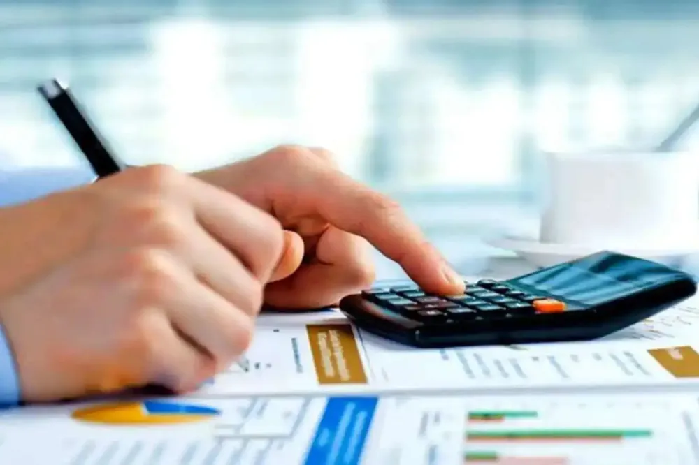 Bütçe martta 208 milyar lira açık verdi