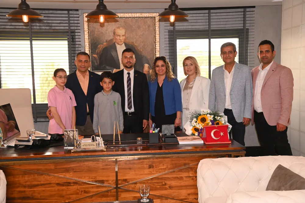 BAŞKAN KARA 23 NİSAN GELENEĞİNİ DEVAM ETTİRDİ