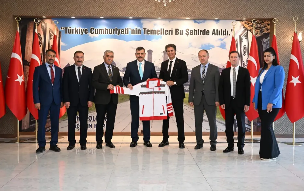 Erzurum Valiliğinde Curling ziyareti