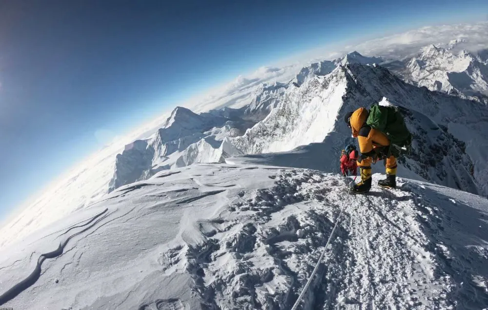 Kazak ordusu Everest