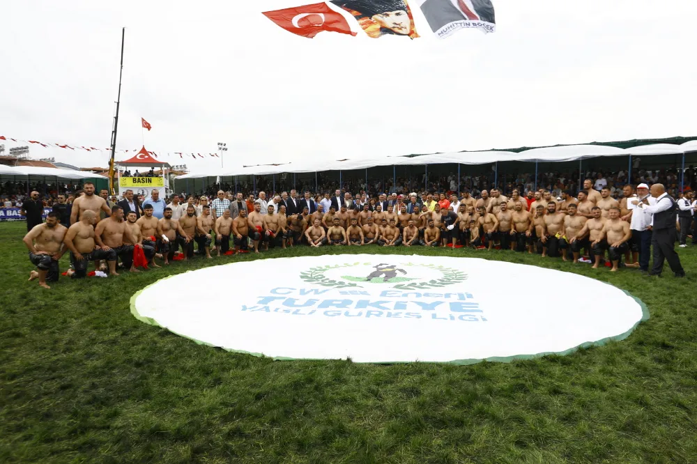 MANAVGAT GÜREŞLERİNDE BİRİNCİ GÜN TAMAMLANDI