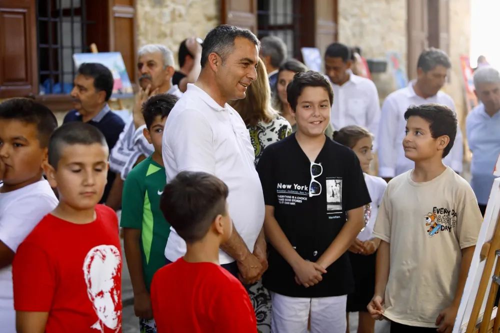 MANAVGATLI MİNİKLERDEN RESİM SERGİSİ