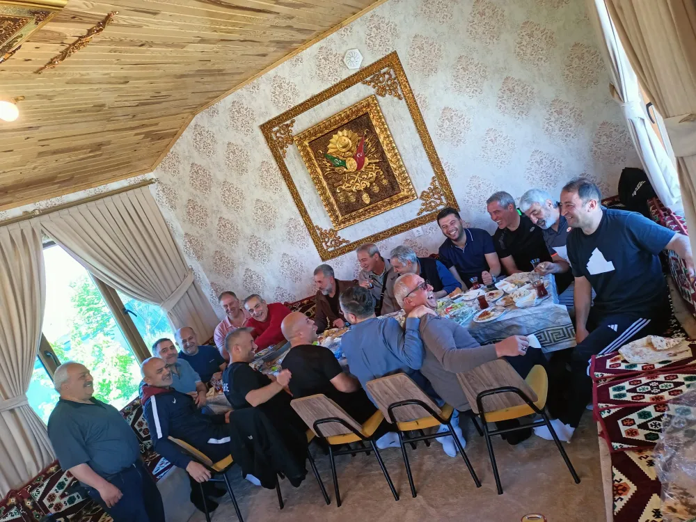 FUTBOLUN DUAYENLERİ KAHVALTIDA BULUŞTU