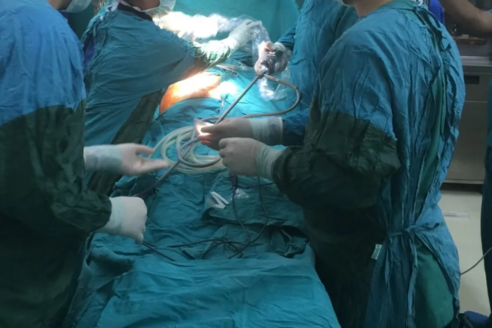 Bebeğine Spina Bifida tanısı konan hamile kadının ameliyatı Türkiye