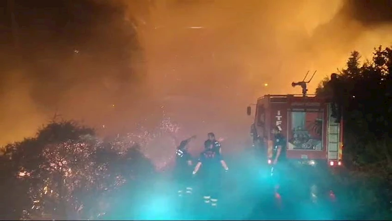 Belediye itfaiye ekipleri Akçin köyünde faciayı önledi 