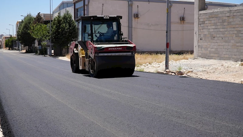 Yeni yollar asfaltlanıyor 