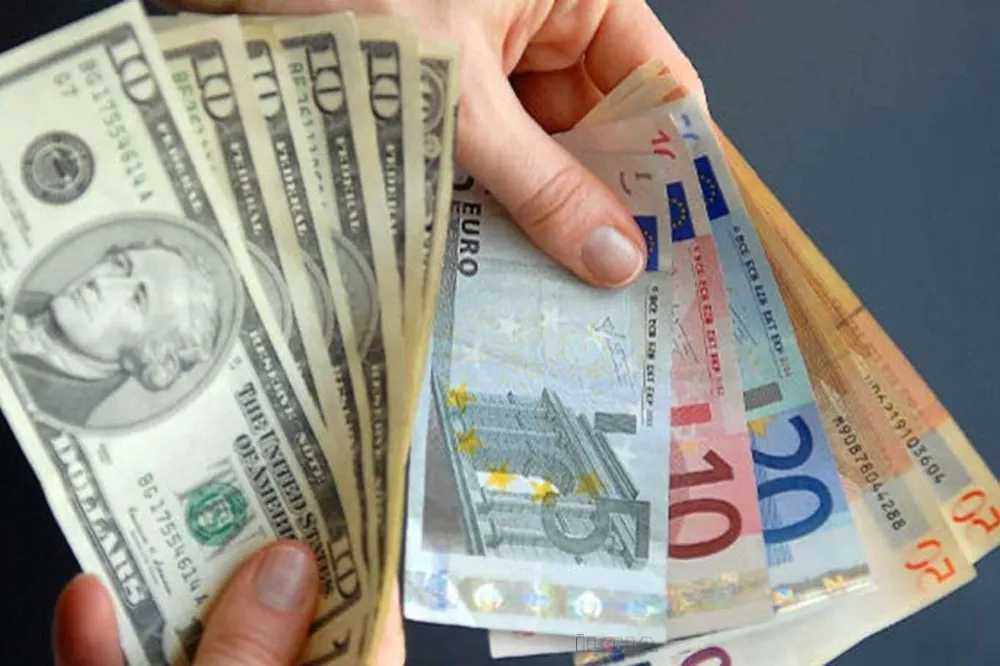 Dolar ve Euro güne yükselişle başladı