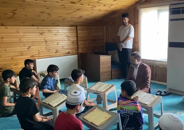 Mahmut Başkan çocukluğuna koştu