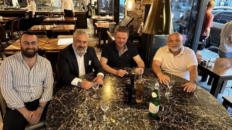 Berlin  Alanlarında Lider İki İş Adamı Gündem Hakkında Önemli Açıklamalar Yaptılar