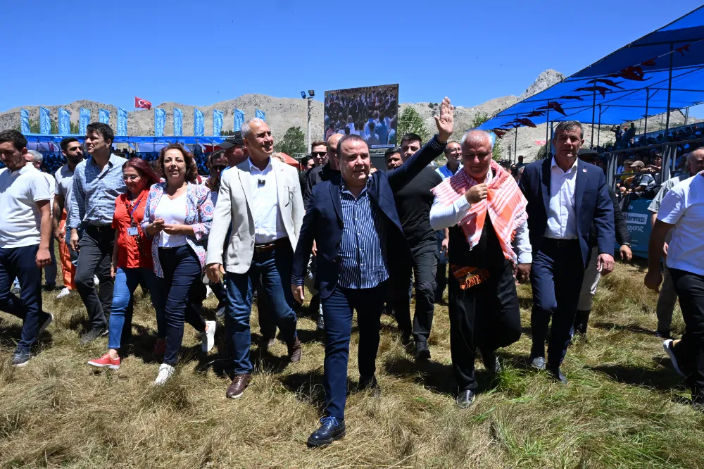 Başkan Böcek Alanya Gökbel Yağlı Pehlivan Güreşleri’nde