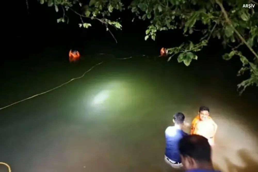 Serinlemek için baraj gölüne giren genç kayboldu