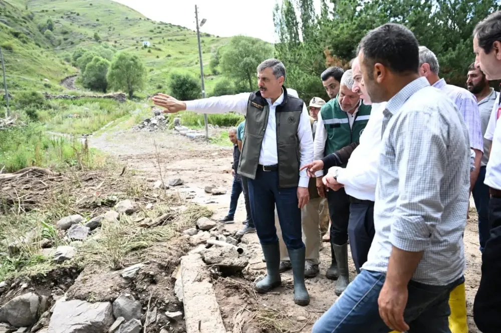 Erzurum Valisi Çiftçi’nin sel mesaisi devam ediyor