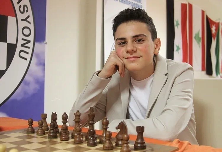 15 yaşındaki genç yıldız Ediz Gürel büyük usta Magnus Carlsen’i mat etti 